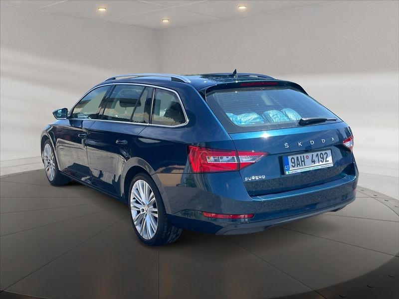 Škoda Superb 2,0 TDI 147 Style DSG - fotka 4 z 11
