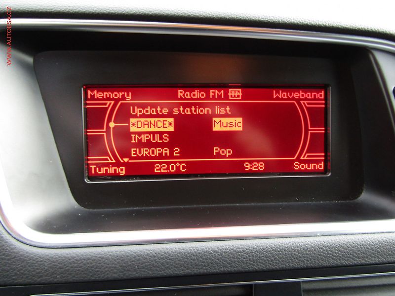 Audi Q5 (2009) 2.0 TFSi quattro, S-line - fotka 15 z 18