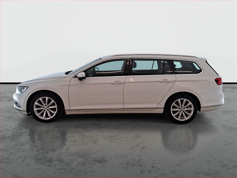 Volkswagen Passat (2017) Highline 2.0 TDI, Kůže - fotka 3 z 20