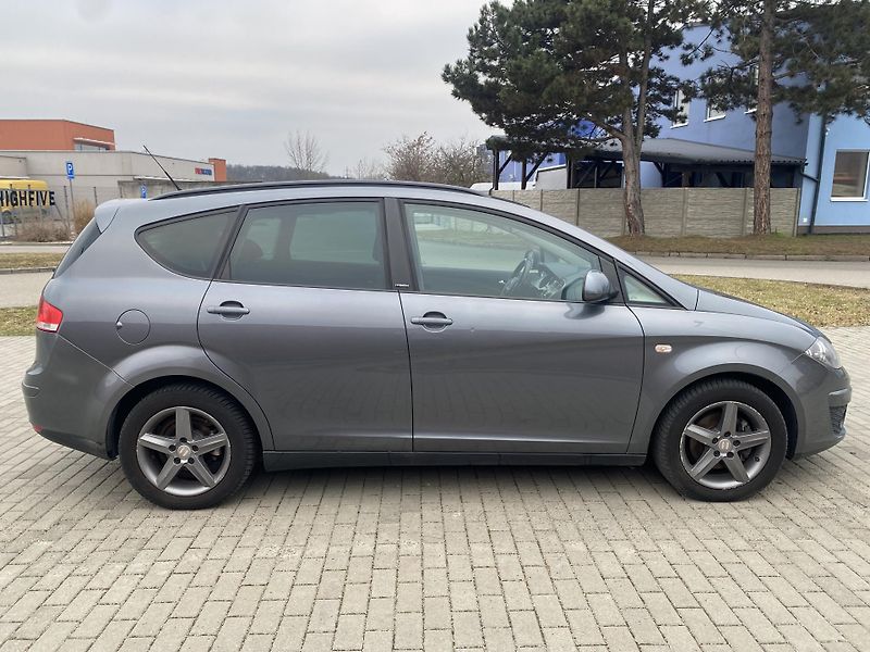 Seat Altea 1.6TDi, AUTOMAT,STYLE, VÝB.ST. - fotka 6 z 46
