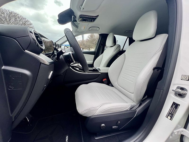 Mercedes-Benz GLC (2025) 300 de 4M Plug-In hybrid - fotka 9 z 29