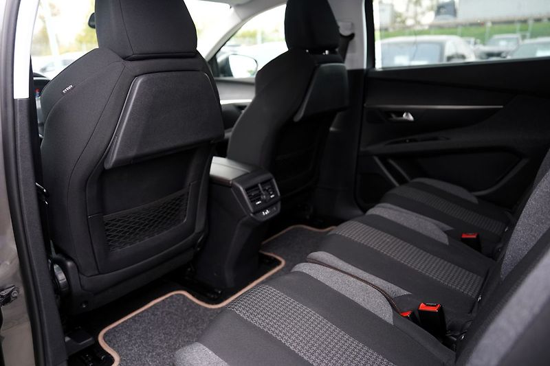 Peugeot 5008 1.6 HDI automat/88KW/7MÍST/ČR - fotka 31 z 44