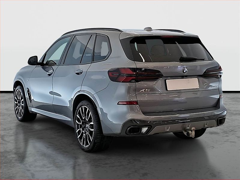 BMW X5 (2023) xDrive30d - fotka 4 z 31
