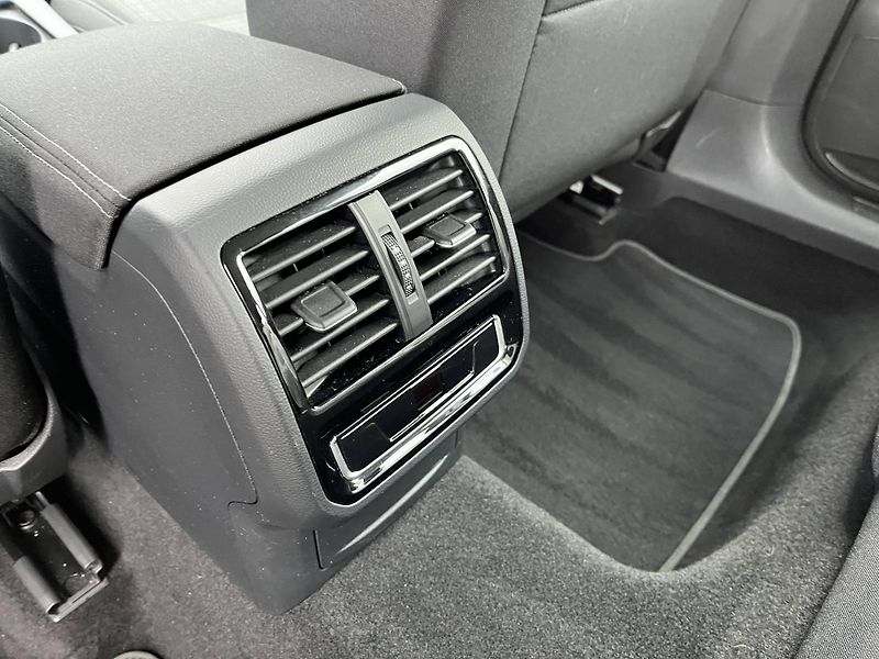 Volkswagen Passat Business 2.0 TDI 110 kW DSG Va - fotka 22 z 23