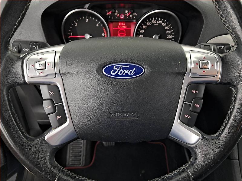 Ford S-MAX (2014) 2.0 TDCi, 7 míst, Navi - fotka 19 z 23