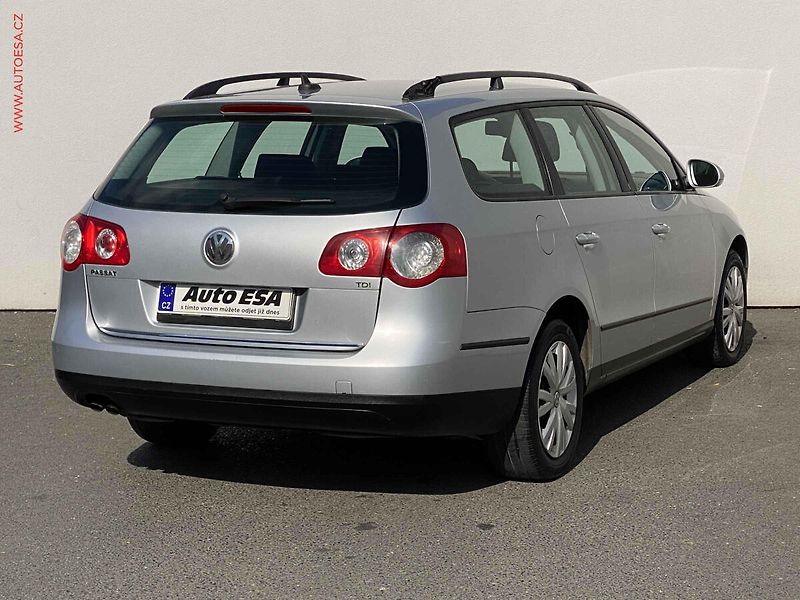 Volkswagen Passat (2008) 1.9TDi, autoAC - fotka 4 z 16