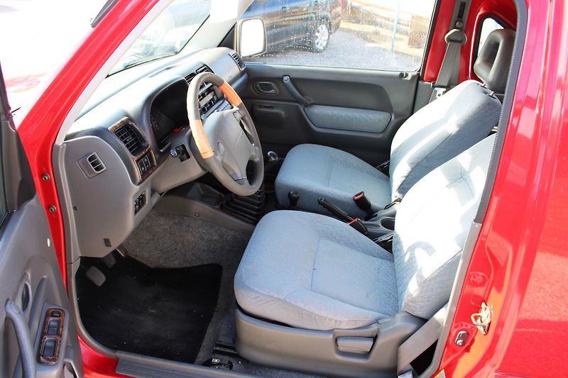 Suzuki Jimny (2000) 1,3LXi 4X4 EL.OKNA SERVO TAŽNÉ - fotka 9 z 15