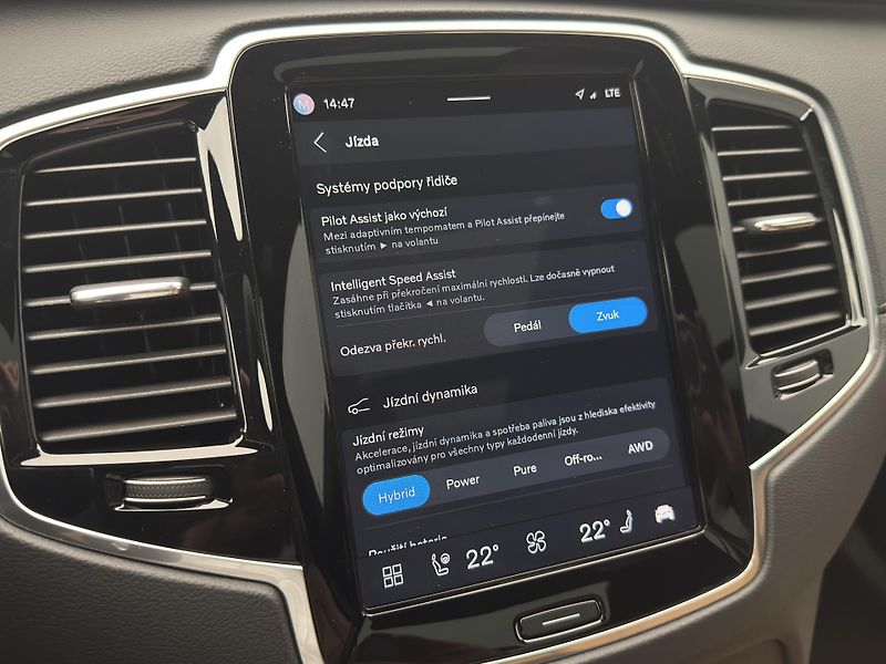 Volvo XC90 T8 AWD RECHARGE ULTIMATE 1.maj - fotka 41 z 57