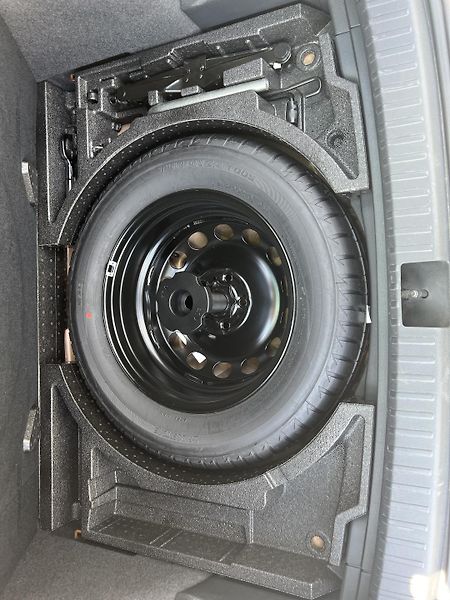 Škoda Karoq (2024) 1. majitel, Koupeno nové v ČR - fotka 26 z 29