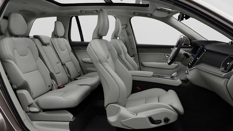 Volvo XC90 (2026) ULTRA, B&W, masáž, vzduch. odp - fotka 9 z 11