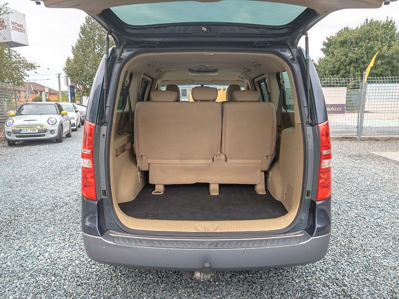 Hyundai H 1 (2015) ČR 2.5D 125KW mat – 8 SEDADEL - fotka 41 z 48