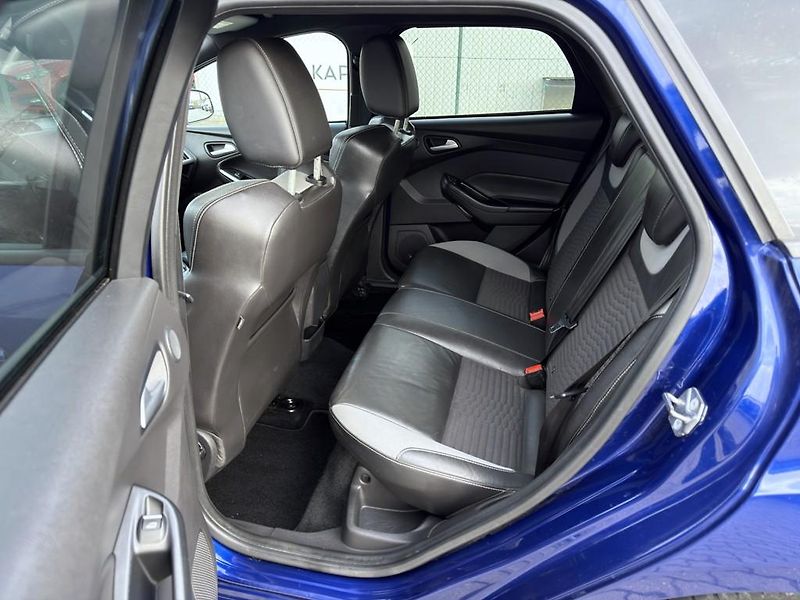 Ford Focus 2.0 ST 184 kW navi. xenony - fotka 7 z 23