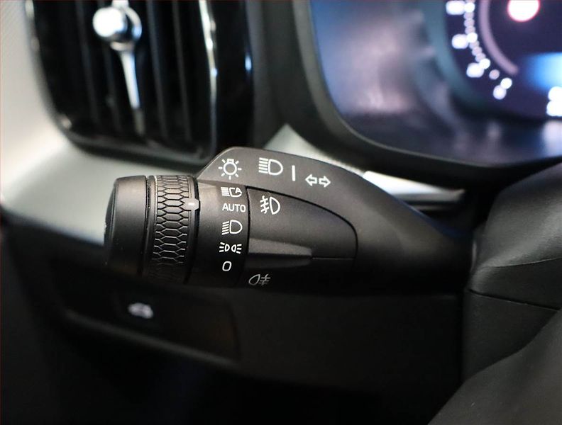 Volvo XC60 (2023) B4 AWD - fotka 21 z 32