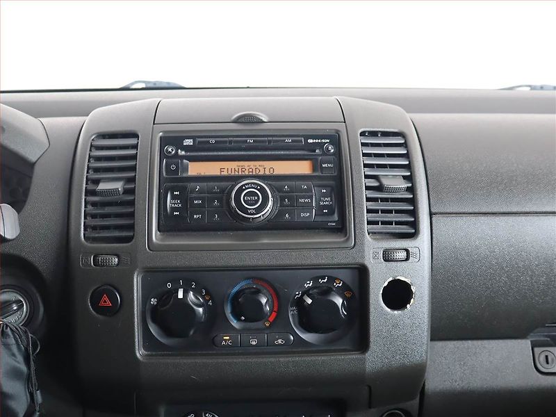 Nissan Navara (2006) 2.5 DCi, 4X4 - fotka 12 z 14