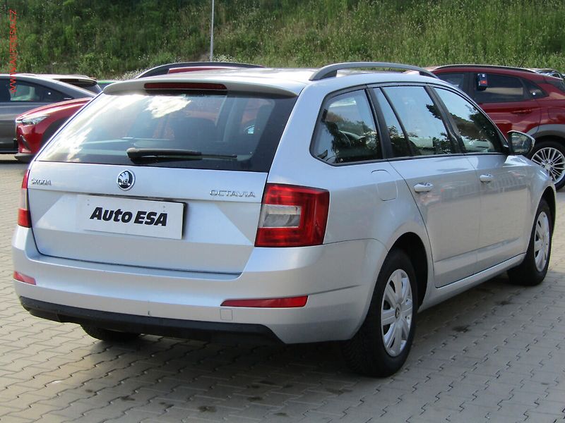 Škoda Octavia (2016) 1.6 TDi, ČR, Ambition, AC - fotka 4 z 16