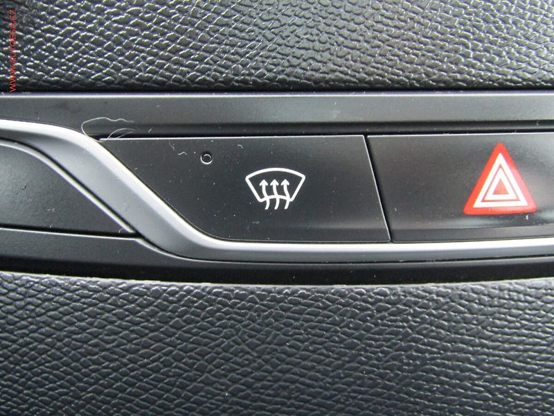 Peugeot 308 (2015) 2.0HDi GT, ČR, AT - fotka 18 z 21