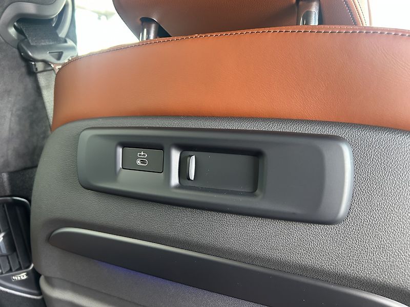 BMW X7 M50D Final Edition 1/100 - fotka 35 z 39