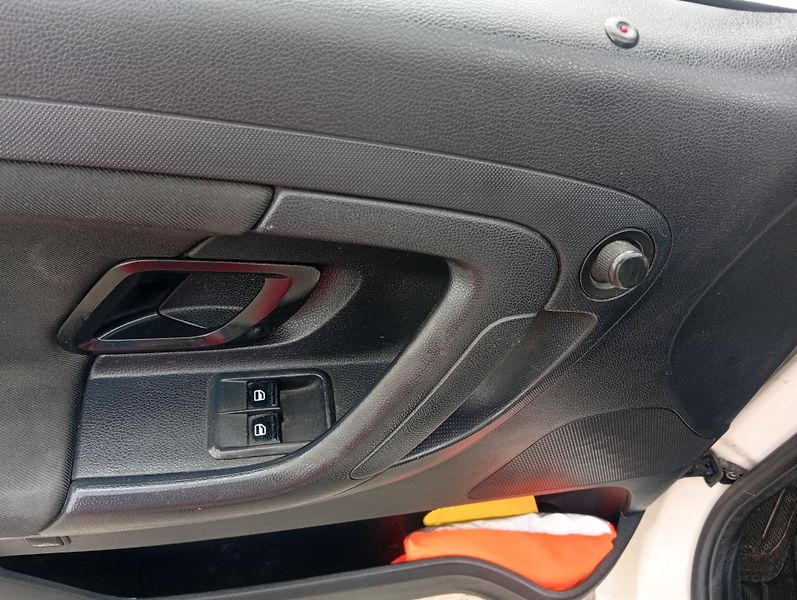 Škoda Praktik 1.2 HTP, 51kW, tažné, nová STK - fotka 10 z 18