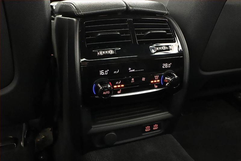 BMW Řada 5 (2020) 520d xDrive - fotka 27 z 31