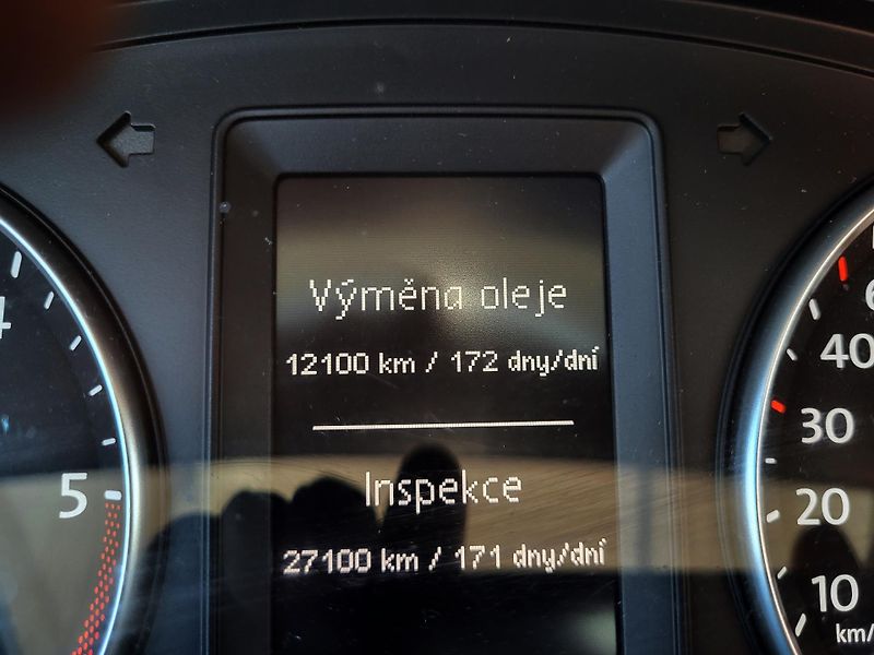 Volkswagen Caddy MAXI 1.6 TDi 75kW 5-míst - fotka 36 z 39