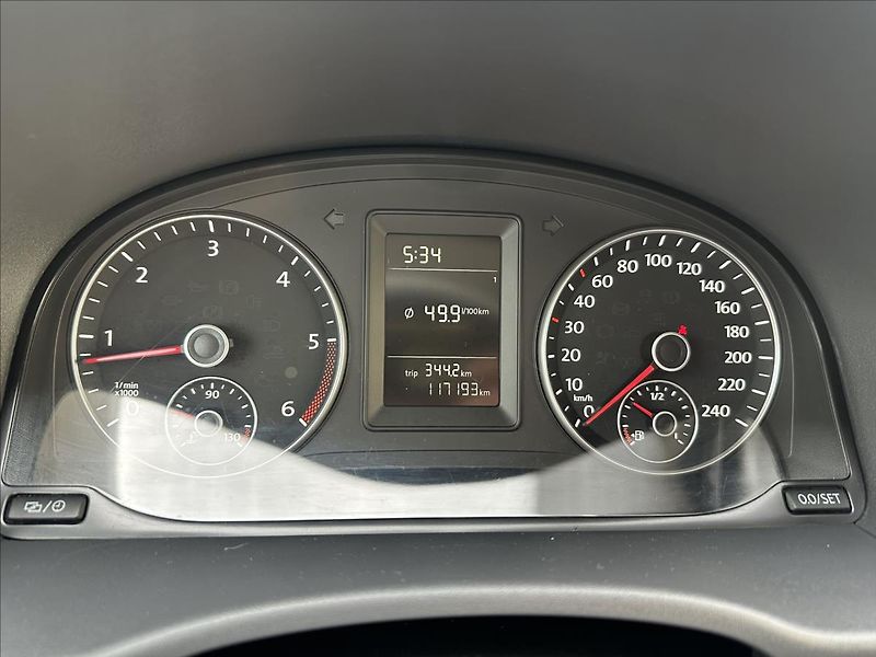Volkswagen Caddy 1,6 TDI MAXI 7.MÍST REZERVACE - fotka 16 z 21