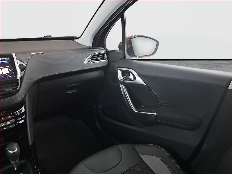 Peugeot 2008 (2018) Allure 1.2 PureTech, Automat - fotka 8 z 20