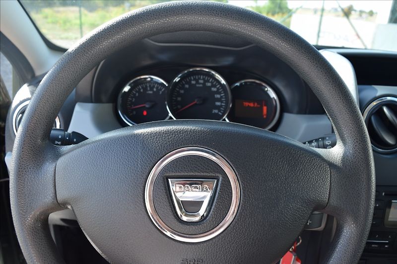 Dacia Duster 1,6 I 77KW NÍZKÉ KM 2XKOLA TOP - fotka 33 z 44