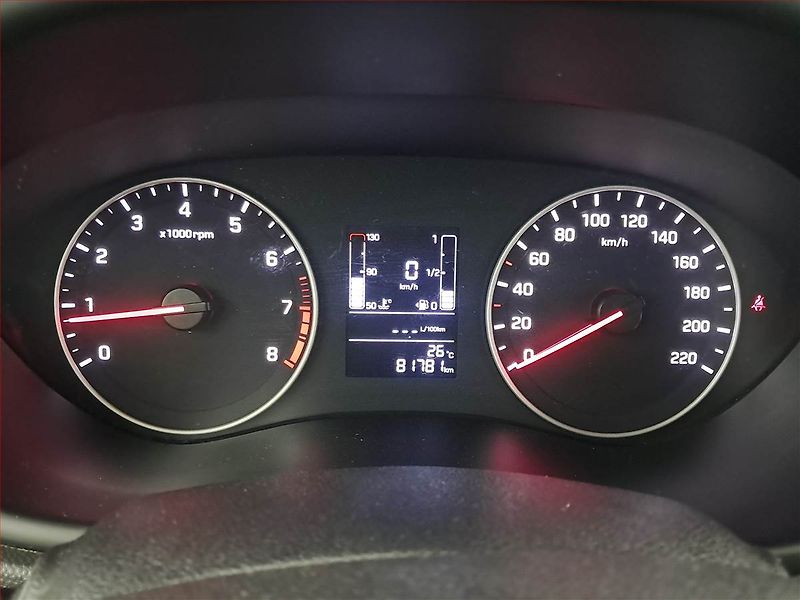 Hyundai i20 (2019) 1.2, Serv.kniha, Park. senzory - fotka 11 z 16