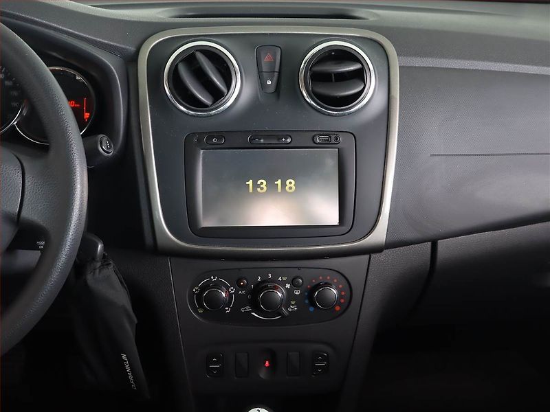 Dacia Logan (2015) 1.2 16V, Navi - fotka 12 z 18