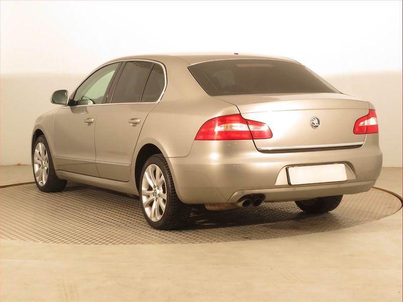 Škoda Superb (2012) 2.0 TDI, Tempomat - fotka 4 z 16