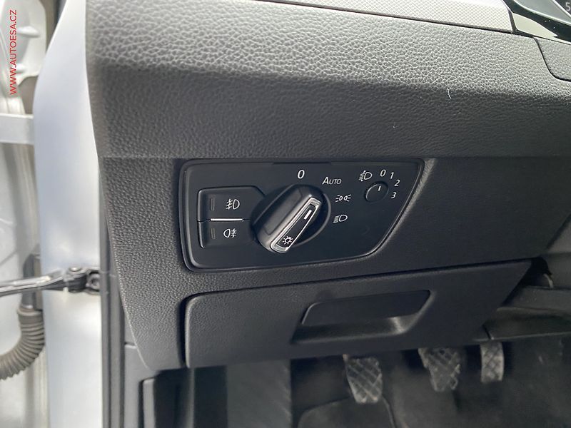 Volkswagen Passat (2015) 2.0 TDi, Comfortline, navi - fotka 15 z 18