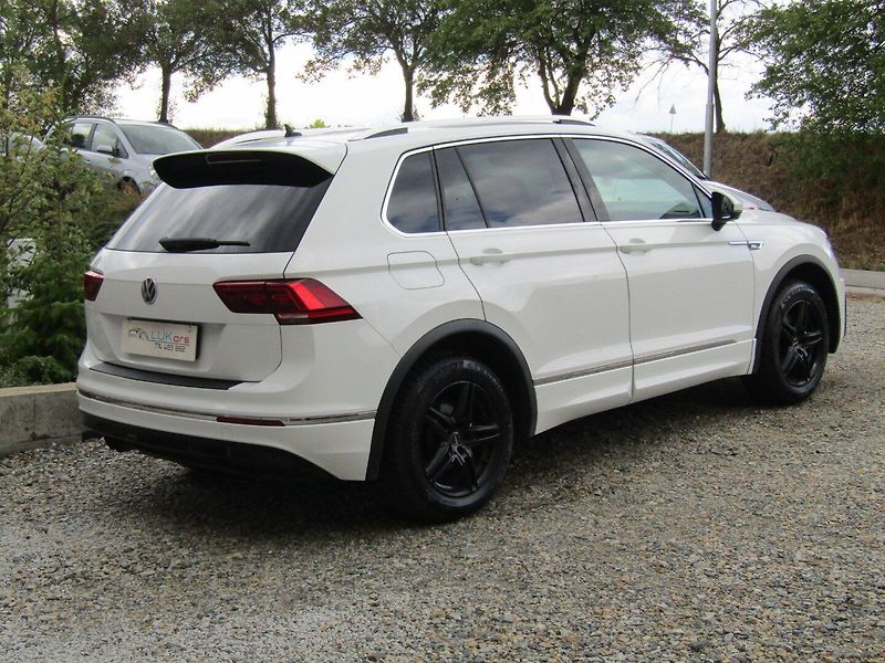 Volkswagen Tiguan (2017) 1.4 TSI 110kW DSG R-Line - fotka 11 z 43
