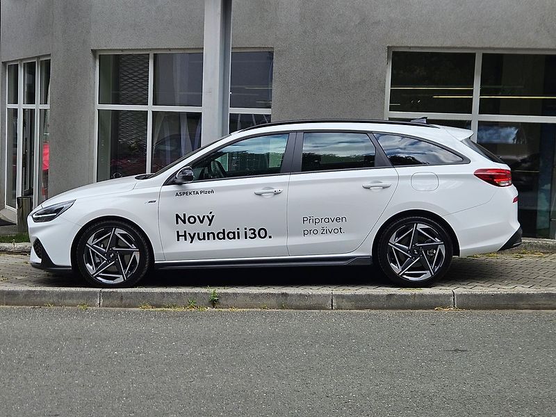 Hyundai i30 1,6 T-GDi 110kW, N-Line, 1.maj - fotka 2 z 36