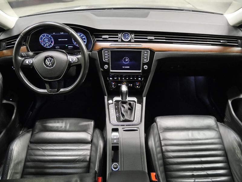 Volkswagen Passat - fotka 5 z 25