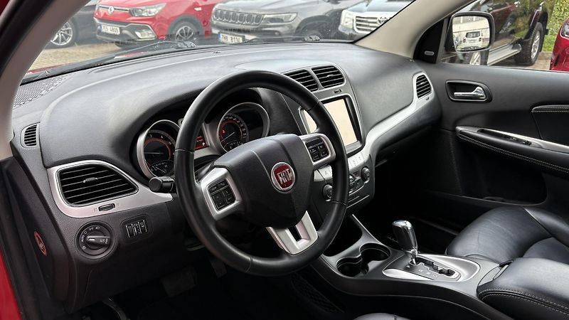 Fiat Freemont 2.0 M-jet 170k Black Code - fotka 16 z 17
