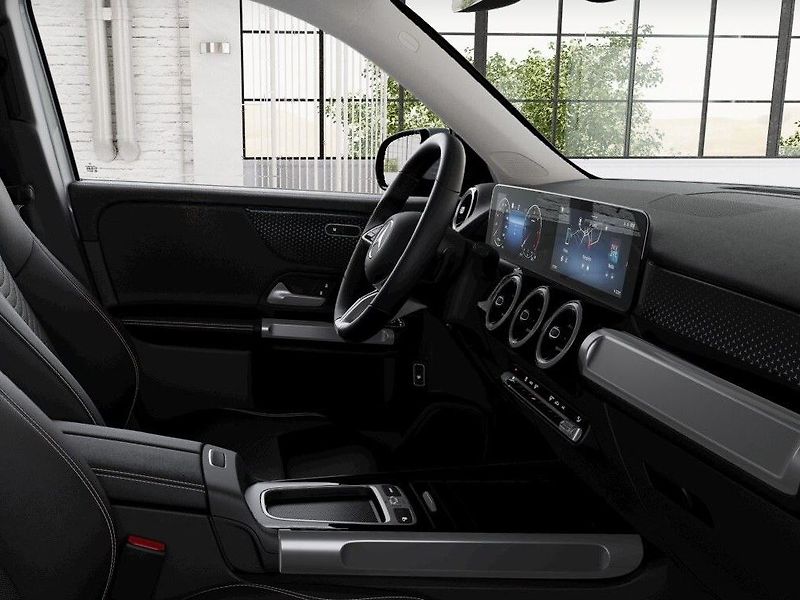 Mercedes-Benz GLB 180 d - fotka 7 z 9