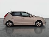 Hyundai i30 (2011) 1.4 CVVT, LPG, po STK, Tažné - náhled 6