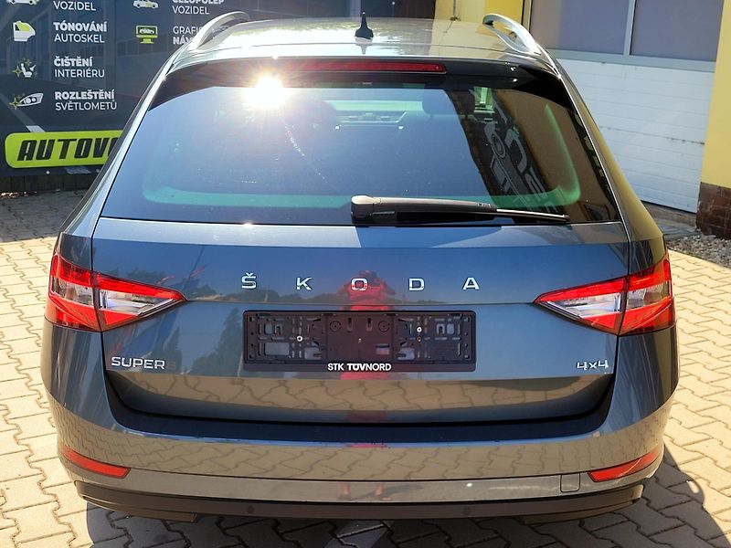 Škoda Superb TDi DSG 4x4 190k *CEBIA*       - fotka 11 z 49