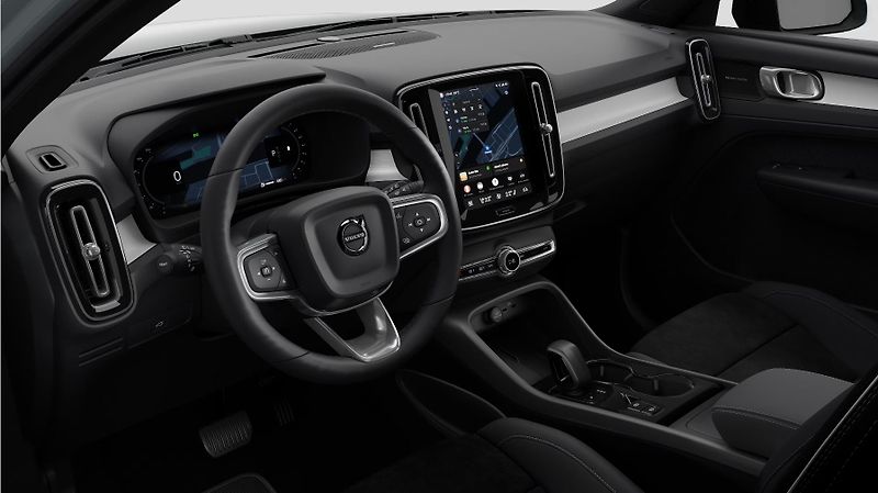 Volvo XC40 (2026) B4 ULTRA DARK AUT - fotka 9 z 12