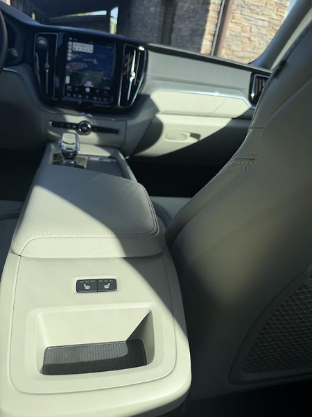 Volvo XC60 (2022) Volvo XC60 T8 Ultimate (455k) - fotka 25 z 30