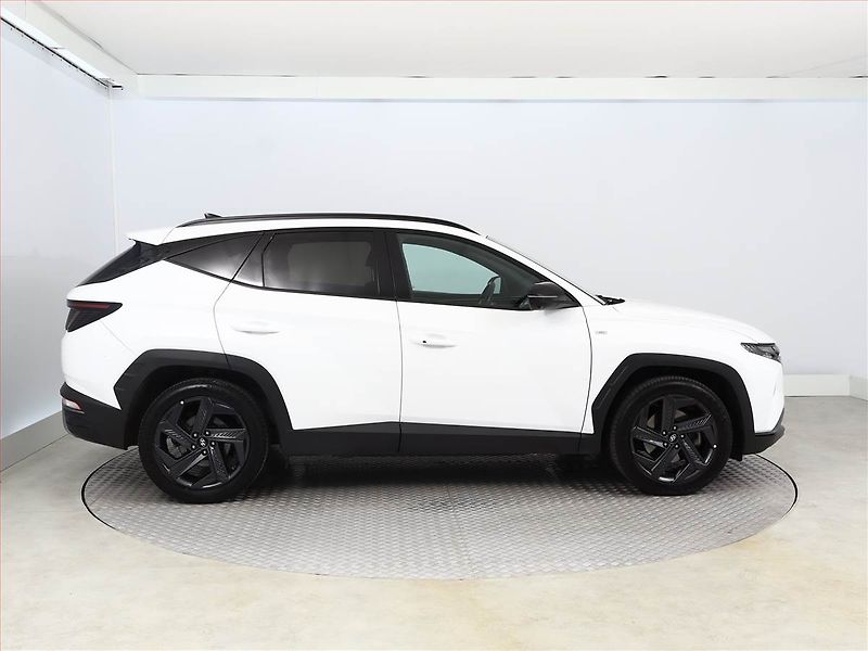 Hyundai Tucson (2023) 1.6 T-GDI 48V MHEV - fotka 6 z 18