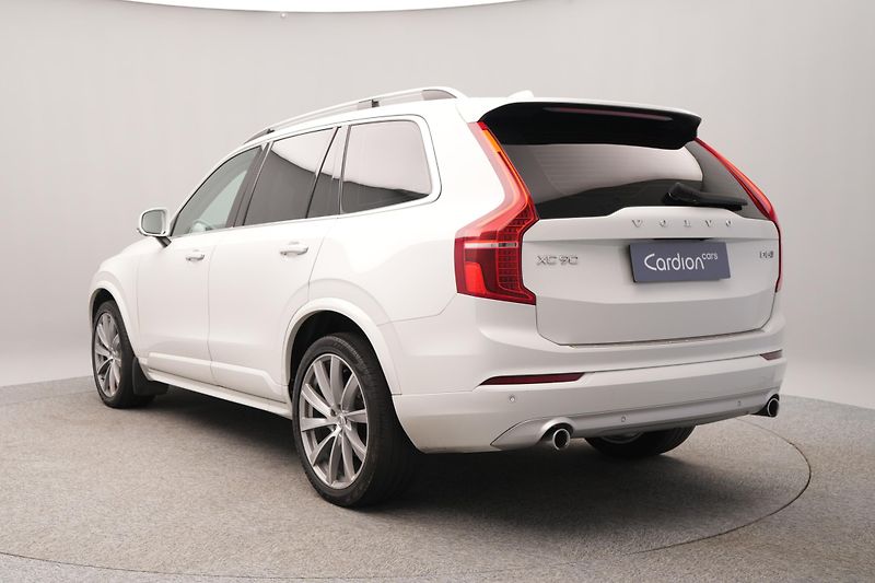 Volvo XC90 D5 AWD MOMENTUM PRO REZERVACE - fotka 8 z 50