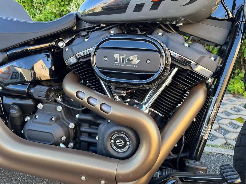 Harley-Davidson FXFBS Softail Fat Bob 114cui (2022) AKČNÍ CENA - fotka 12 z 14
