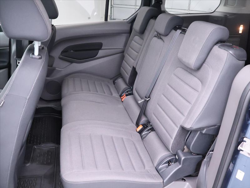Ford Tourneo Connect 1,5 EcoBlue 88kW CZ DPH - fotka 15 z 38
