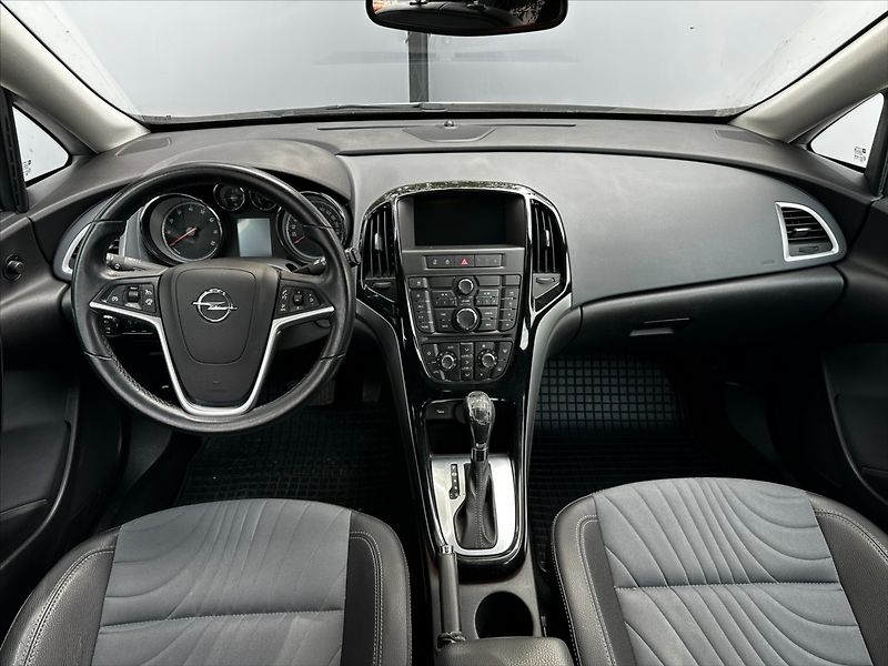 Opel Astra 1,4 103 kW TURBO automat, CZ - fotka 16 z 36