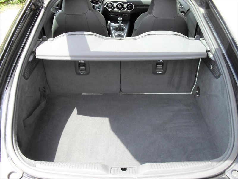 Audi TT 2,0 TDI Ultra 135Kw S-Line LED - fotka 14 z 29