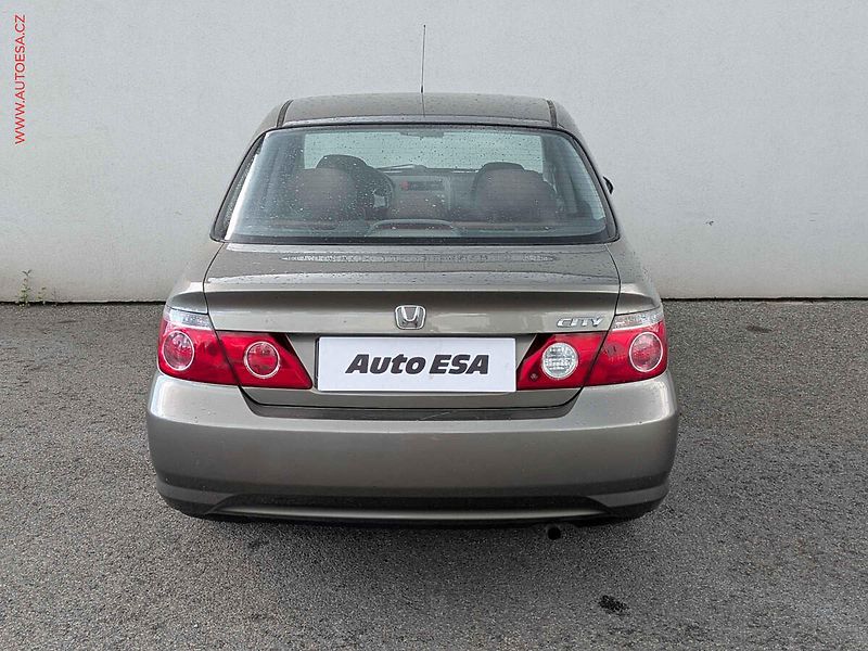 Honda City (2008) 1.4 i, ČR, AC - fotka 5 z 14