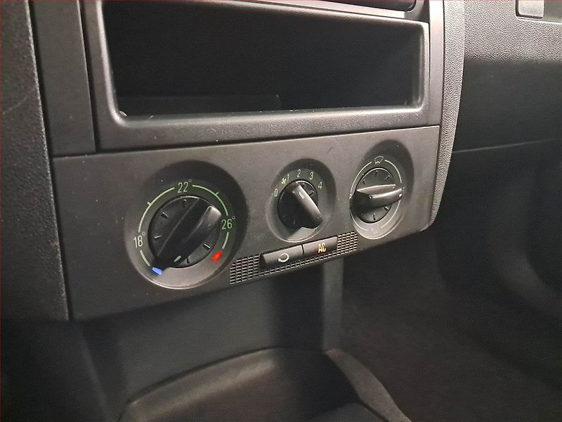 Škoda Fabia (2003) 1.2 12V, po STK, Klima - fotka 14 z 15