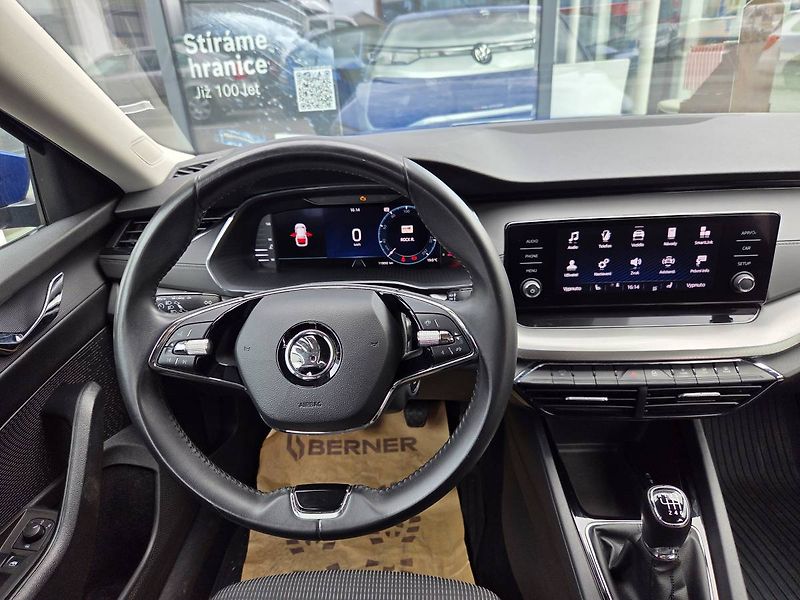 Škoda Octavia 1.5 TSI Ambiente - fotka 13 z 31
