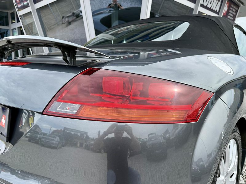 Audi TT 2,0 TFSI REZERVACE - fotka 11 z 40